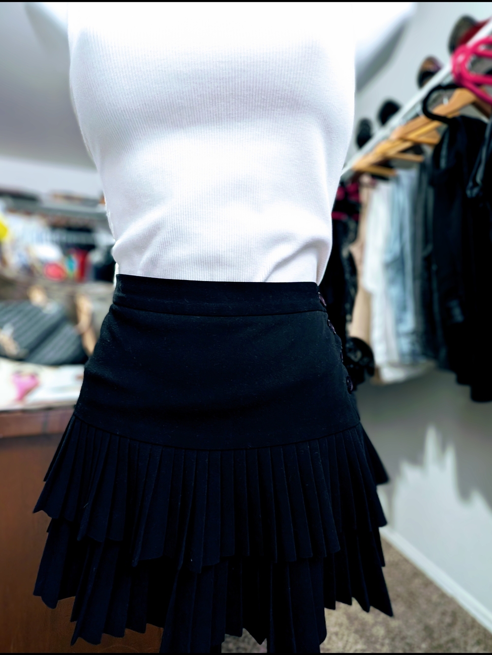 BCBGMaxAzria Black Tiered Pleated Mini Skirt
